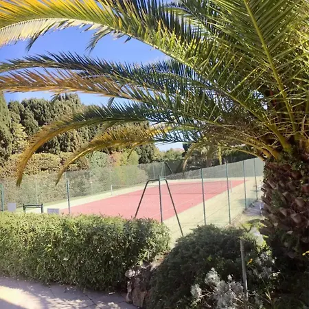Studio Avec Piscine/tennis/petanque Proche Plages *